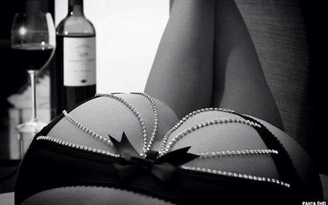 cokinette69's tweet photo. Hummmmm... suggestion et verre de vin. Tout ce que j'aime ! !! https://t.co/6dgnEVrPgt