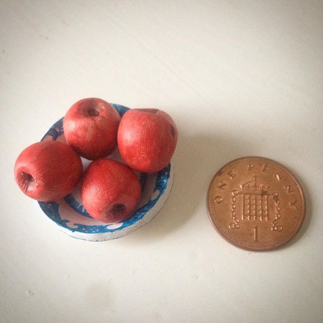 Would anyone care for a nice juicy apple? #stopmotion #animation #miniature