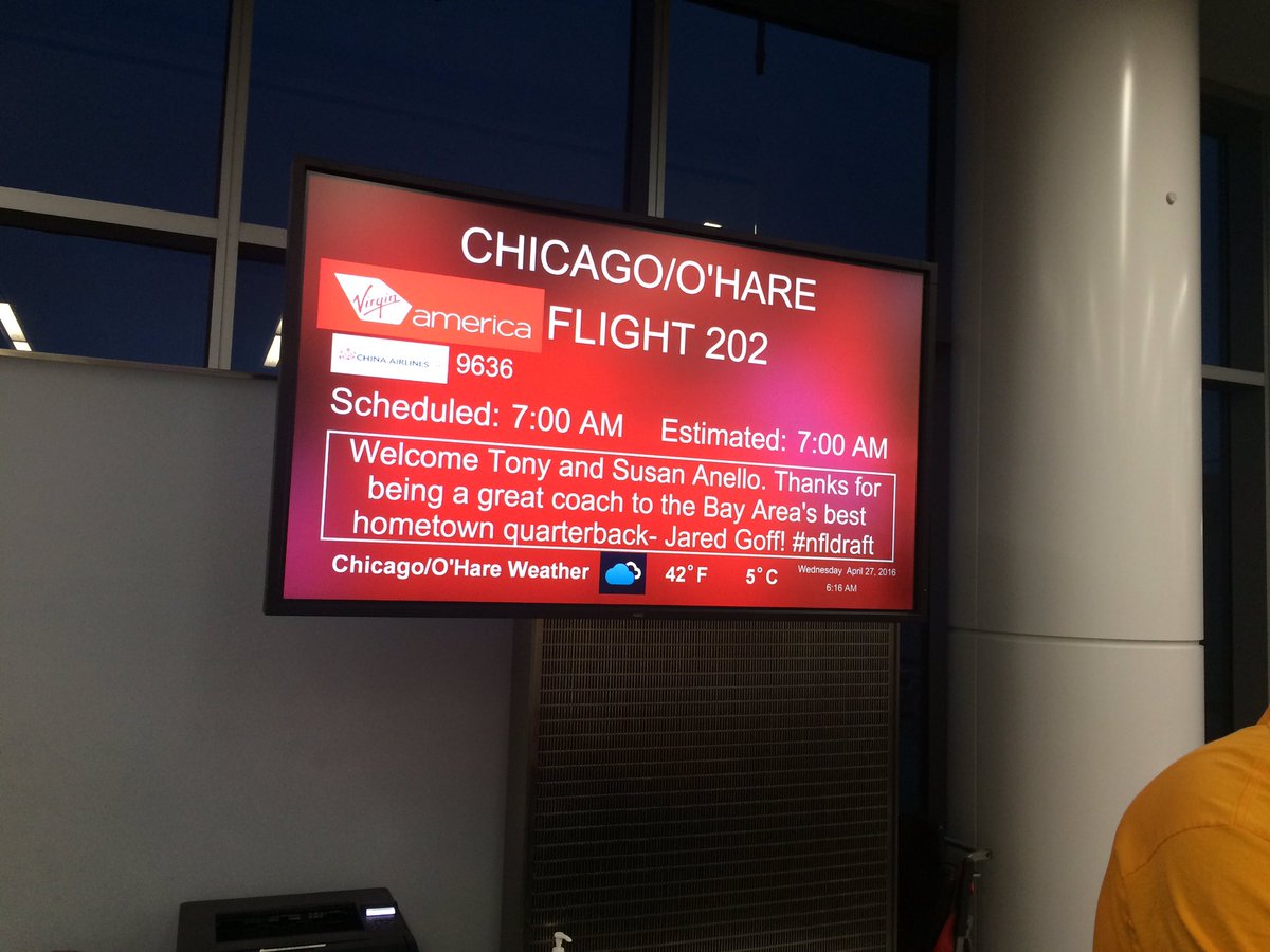 CalFootball's tweet photo. Just landed in Chicago; flew here with Tony Anello (HS &amp; youth coach of @JaredGoff16) and his wife Susan. #CalFamily https://t.co/s2SWDsoe15