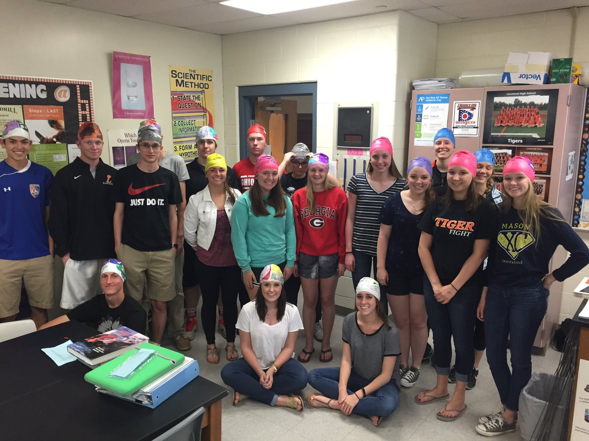 SchermsLHS's tweet photo. @LHSTigrInCharge Block 4 #apbio joins in the fun. #braincaps #sciencenerds #welovebio https://t.co/WFkq9KQeMn