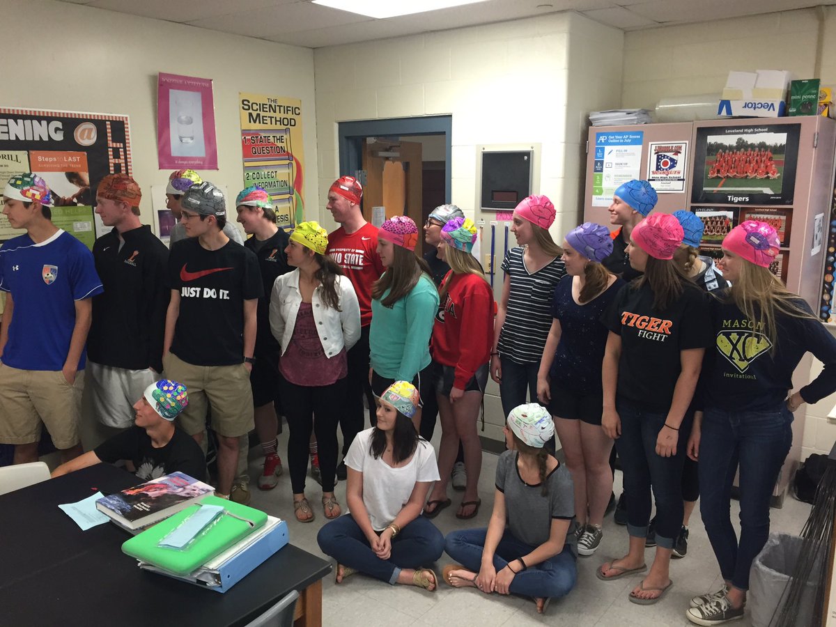 SchermsLHS's tweet photo. @LHSTigrInCharge Block 4 #apbio joins in the fun. #braincaps #sciencenerds #welovebio https://t.co/WFkq9KQeMn