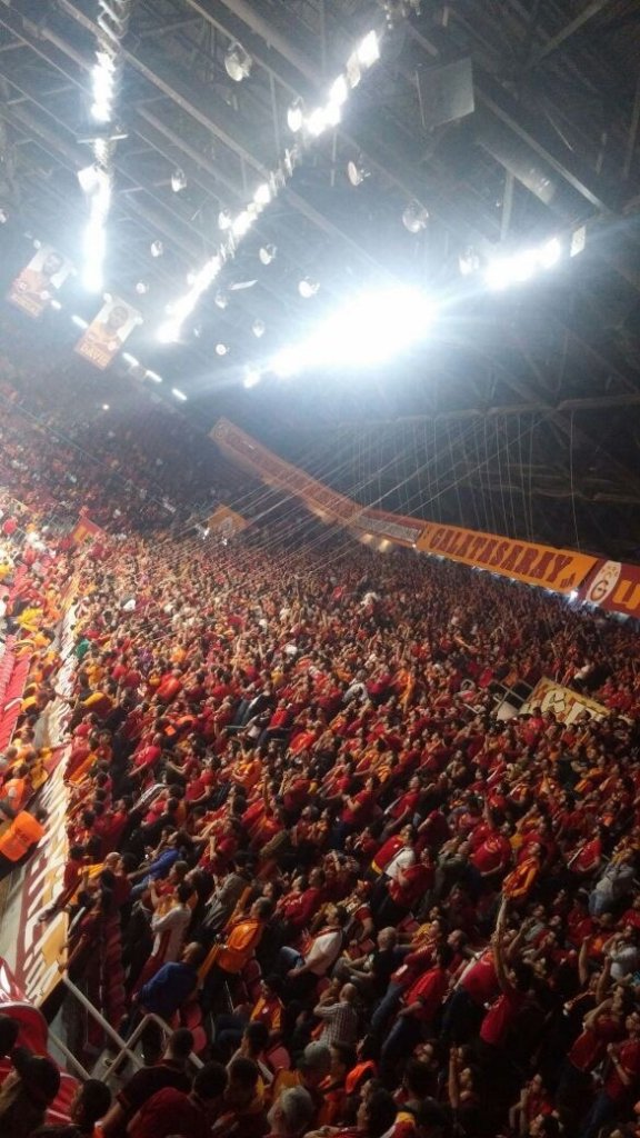 DenerAynur's tweet photo. Emeğinize, Yüreğinize, mücadelemize sağlık.❤💛#YenilmezArmada https://t.co/pvY3lBKN7e