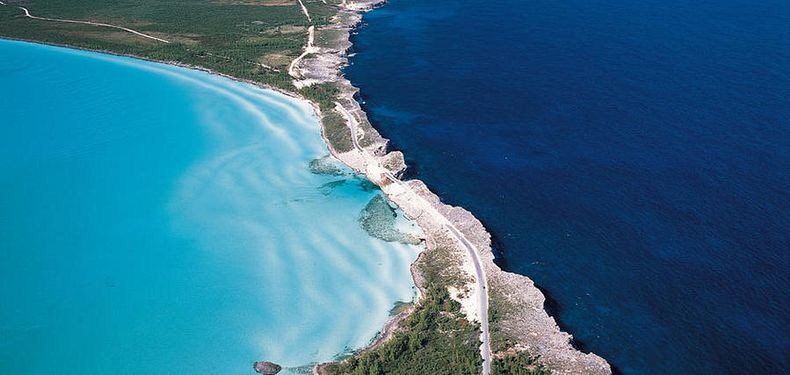 Beattravelagent's tweet photo. Eleuthera Island in the Bahamas divides the Atlantic Ocean and The Caribbean Sea. #Caribbean #WednesdayWisdom #btta https://t.co/jG3DpyFDPk