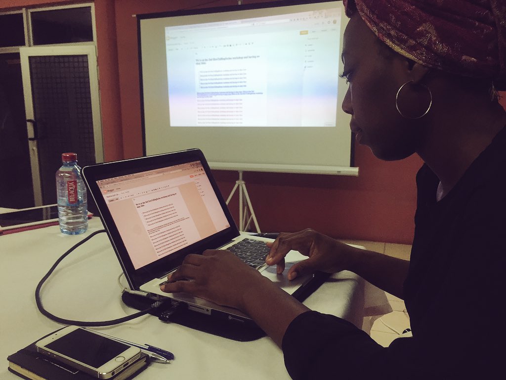 Circumspecte_'s tweet image. On to a live demo. #HowToBlogSeries