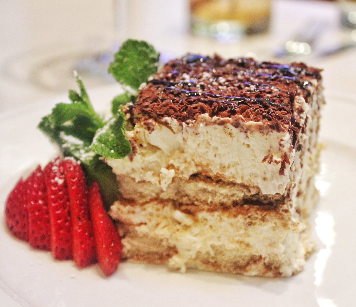 Reward yourself for making it halfway through the week with our decadent #Tiramisu! bit.ly/1XWkki8