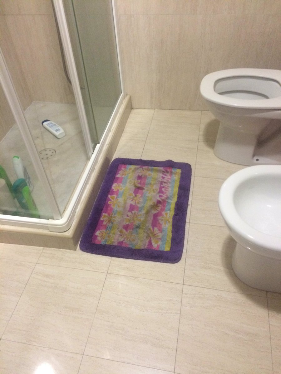 CBrogsCEA's tweet photo. Update: the (Barbie) bath mat is back!!!! #CEASM16 https://t.co/kiBBl9MGkj
