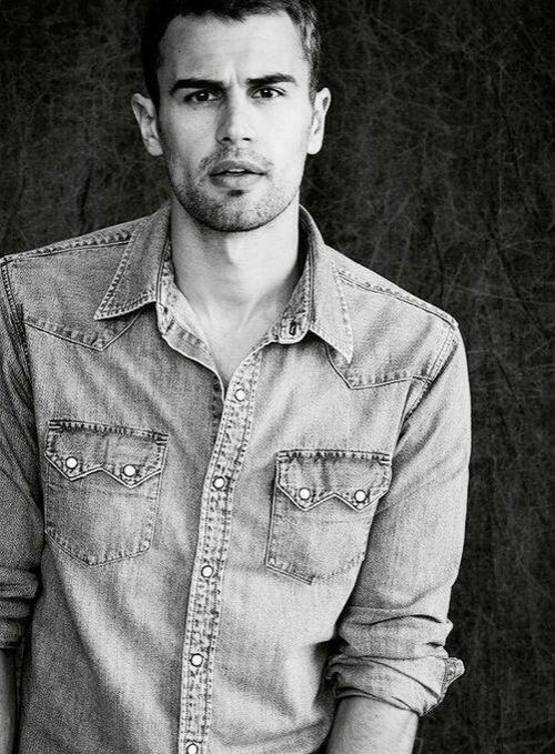 jms_838's tweet photo. #TheoJames #Divergent #Insurget #Allegiant #4 #TobiasEaton https://t.co/g3QsPYSeGI