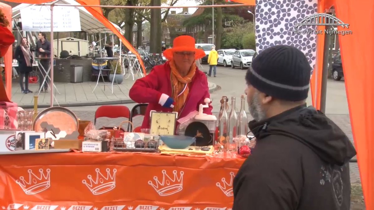 Webfm_tv_'s tweet photo. Elk half uur op RTVTotaal:

Regionieuws - Vrijmarkt Goffertpark Nijmegen.

Via de kabel of https://t.co/Mosferp7Zk https://t.co/nY0lYejXDf