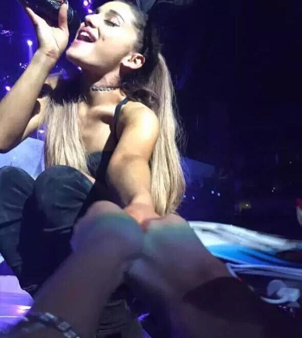 RT_urGoals's tweet photo. Front row 😍 https://t.co/slmkSojKuX