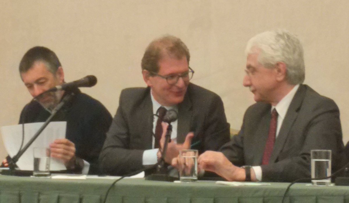 RobertaLaudazi's tweet photo. @fpagani al #CanovaClub per illustrare la strategia del Governo di riforma del sistema bancario #SRossi #GSabatini https://t.co/hTaCLvBjJH