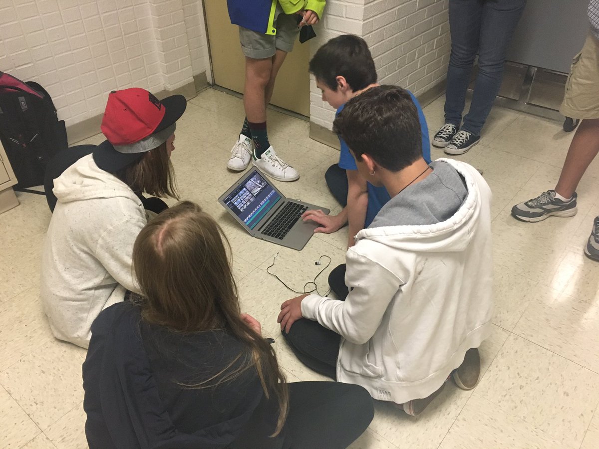 MsDaoud614's tweet photo. Learning about indigenous peoples at #idday creating music videos, jewelry, and chalk murals! @StudentsIA https://t.co/f3SHC7TFgr