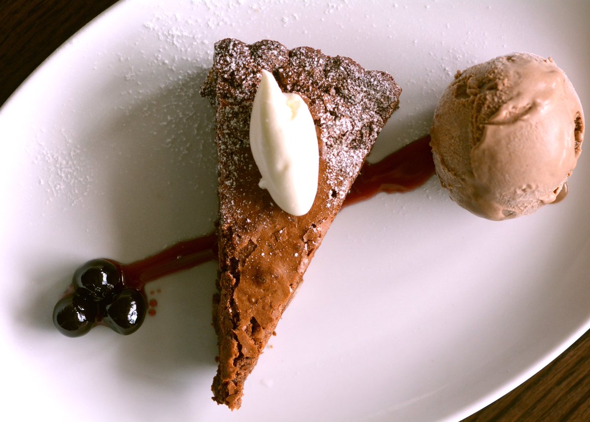 AbelBrownAug's tweet image. Cocktails, oysters, entree, dessert; she's earned it. Treat mom to #AbelBrownAugusta #MothersDay #mayeighth