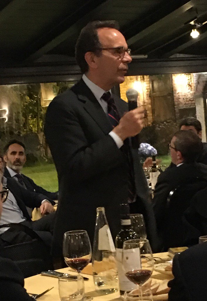 A una cena di fund raising per Stefano Parisi <a href="/ioCorroXmilano/">Stefano Parisi</a>