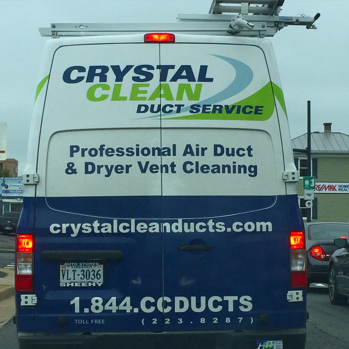 mosemakcreative's tweet photo. When you end up right behind a work van with the #branding you designed... #wineenergy #identitydev #logodesign https://t.co/HVxU91JGZV