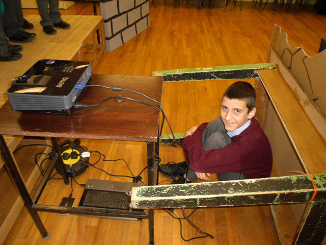 scoileoinboys's tweet photo. @scoileoinboys 6th Class boys recited "I See His Blood Upon the Rose" @1916Centenary @defenceforces @ireland2016 https://t.co/2wlHB80Fgo