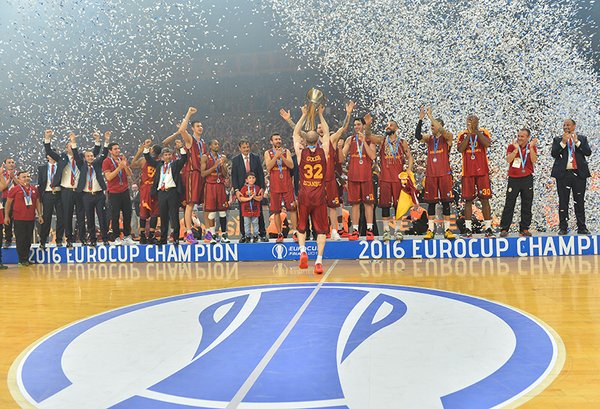 KUPALARA LAYIKSIN SEN ŞANLI GALATASARAY !
