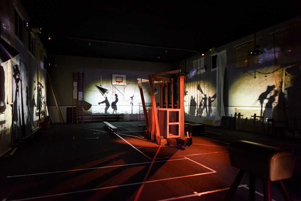 Gefeliciteerd <a href="/EYE_film/">Eye Filmmuseum</a> met schenking William Kentridge. Voor liefhebbers Refusal of Time tot 5 juni <a href="/HackingHabitat/">Hacking Habitat</a>