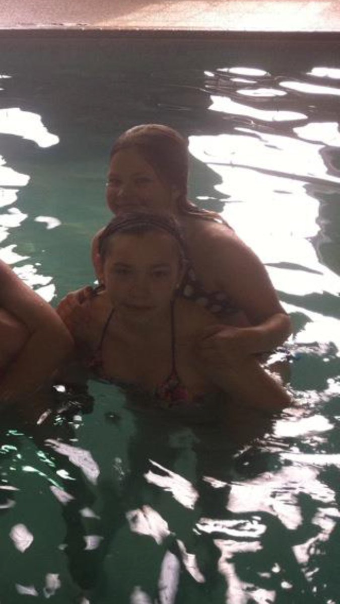 danielle_vick12's tweet image. Happy birthday migan!!!💗💗 #wednesdaygroup