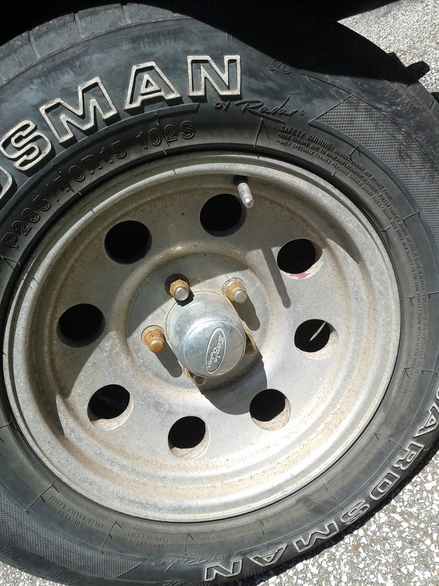 CamoJeepKR's tweet photo. Thought they were trash #rims #stillburnin @THEJeepMafia @ReturnCheck @rpx53 @louly34 @southernrednex @laurie988 https://t.co/hQtiDjmiPU
