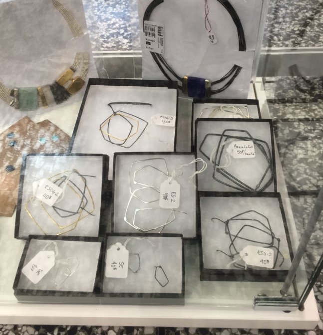 The Pop-Up shop closes at 6pm tonight. Get your souvenirs from <a href="/quebecregion/">Destination Québec City</a>! #RVCMTL2016 #RVC2016