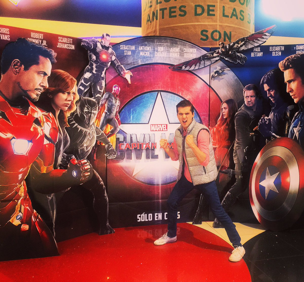 nemoaponte's tweet photo. Acabo de salir de ver esto... Siemplemente Epica... #TeamIronMan https://t.co/lqMxNVZgBB