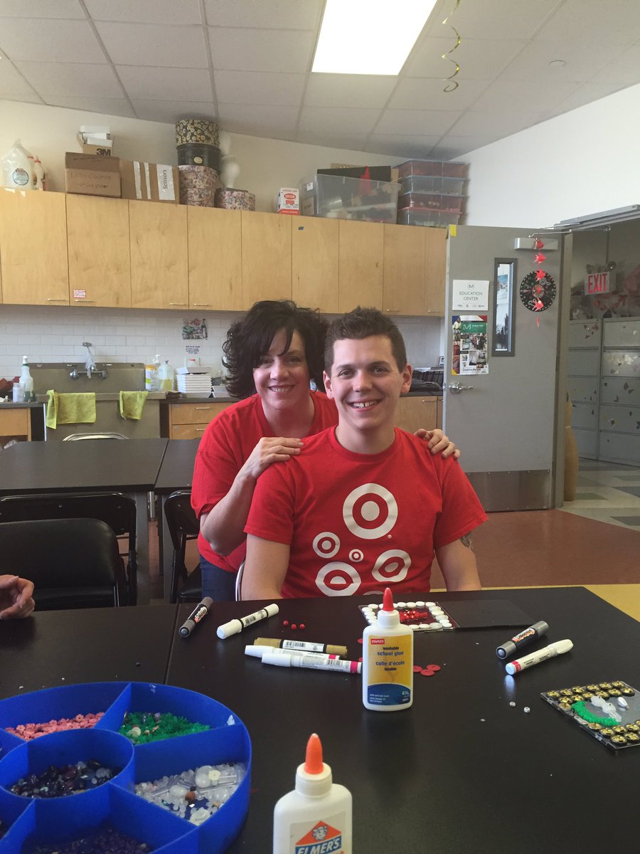 KellyMcGarrity's tweet photo. Volunteering creates connections! 6 years ago Don was my guest service TM today Don is SM at 1264! @JustinBowen01 https://t.co/rVnOAor3vZ