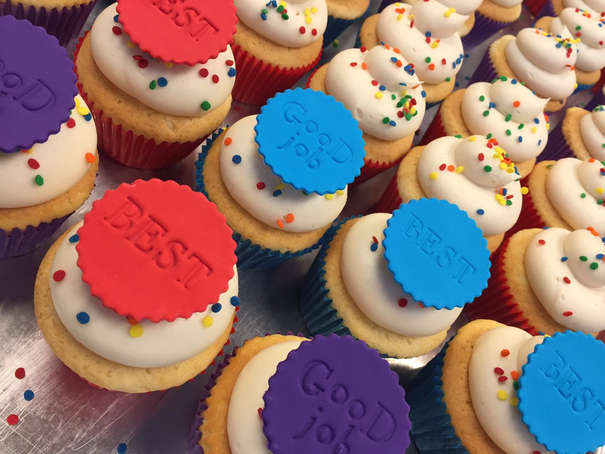 cakeCOUTURE's tweet photo. Happy Administrative Professionals Day! Here's a way to show your gratitude. https://t.co/Sjv7EssjNh