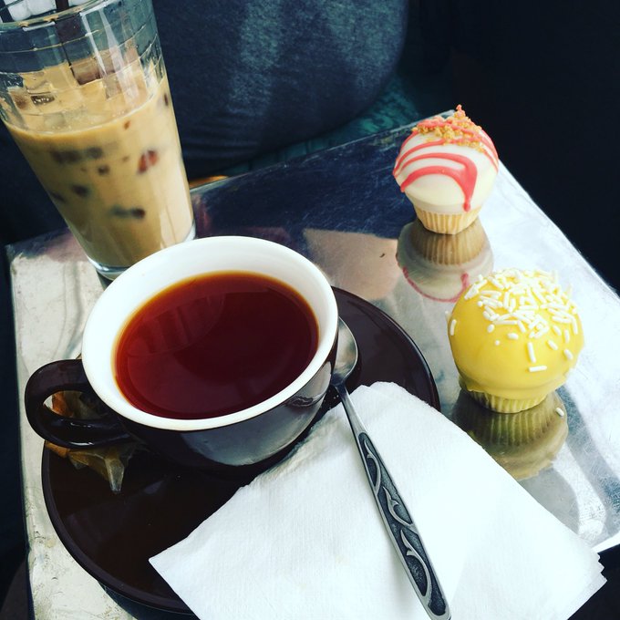 Last thing I did in PDX: tea &amp; cupcakes in doubledecker red &amp; purple bus converted to Egyptian cafe because<a href="/tag/legitofficiant"class="tags"><span>#legitofficiant</span></a>