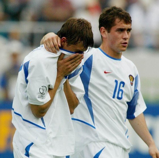 Сборная турции 2002 по футболу состав. Футболисты 2002 года. Ronaldinho world cup 2002. Сычев 2008. Роналдо зубастик 2002.