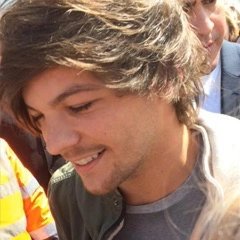 janexls's tweet image. Lou es la persona más hermosa que existe y tiene un gran corazón, me duele no poder abrazarlo
#ProjectHomeLouisDay