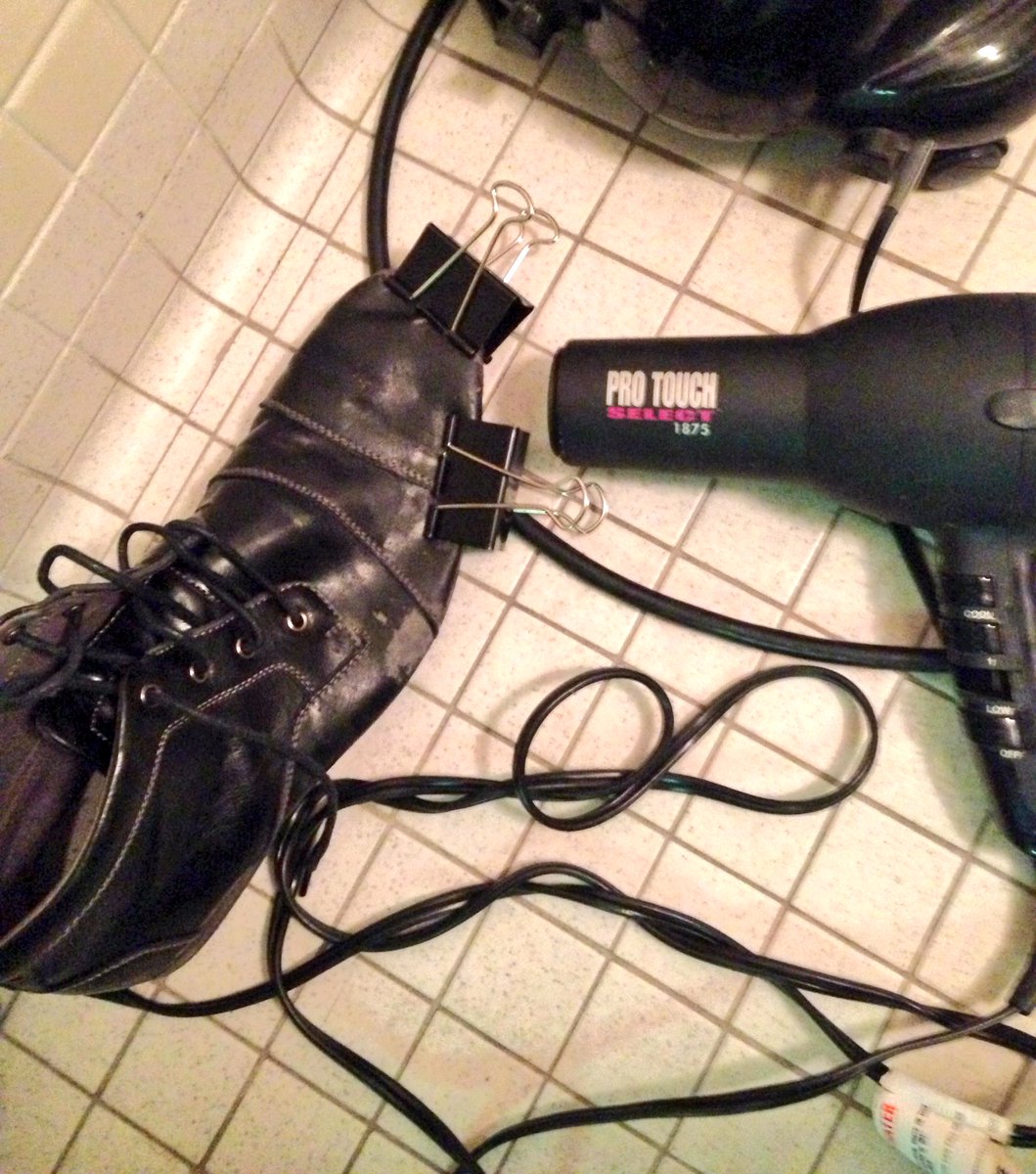 CeasarFBarajas's tweet photo. And #PerformerProbs continue 2night!Shoe fell apart,here's hoping glue sets in time👞😬#LoveLiveTheater #FultonGHOST👻 https://t.co/FYOF4MYAdP