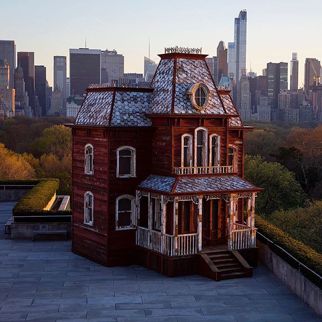 wmag's tweet photo. Artist Cornelia Parker's "PsychoBarn" is haunting the @MetMuseum's rooftop: https://t.co/L4aiqOjv0x https://t.co/bjKpv8CVsq