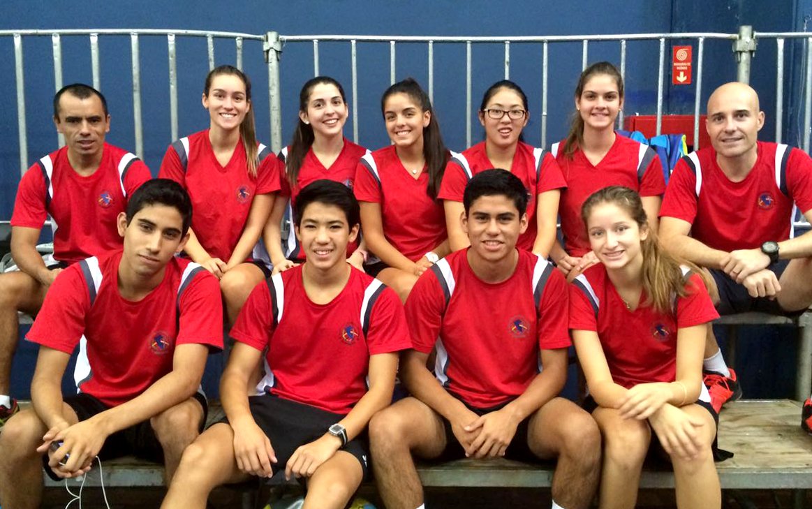 entre_anonimo's tweet photo. Equipo peruano de badminton logró la medalla de bronce en el XX Panamericano en Brasil. ¡Felicitaciones! #VamosPerú https://t.co/hLp77eIJc4
