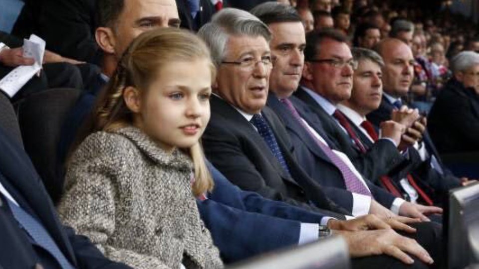 _InakiLopez_'s tweet photo. Acostumbrandose a los palcos desde bien joven.Que el vulgo grita mucho y es muy soez. https://t.co/eN6xgnNijx
