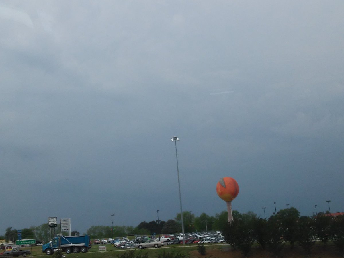 AUtigers01's tweet photo. Clanton looking southwest @weswyattweather @WBRCweather @mybamawx @chiltonweather https://t.co/etRGdxDeGQ