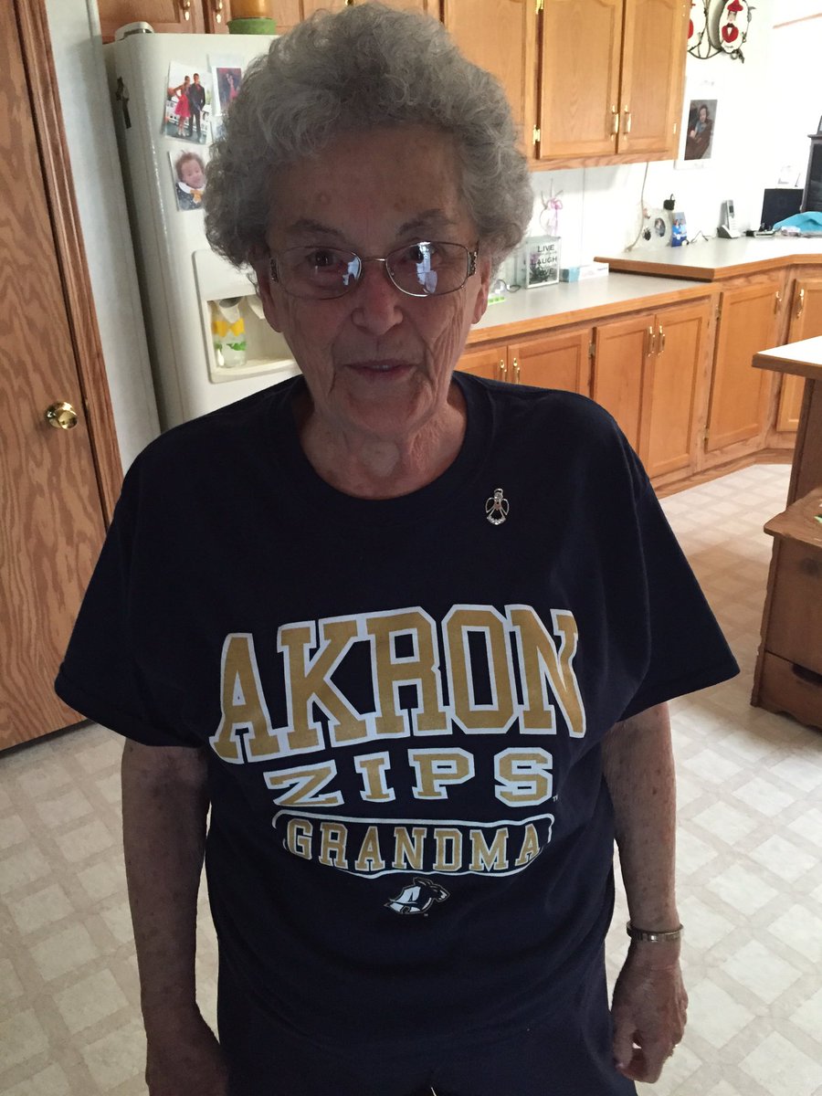 auuttypottty's tweet photo. Because I have the cutest #AkronZip granny💙💙💙💙💙💙 https://t.co/eTb6E901hL