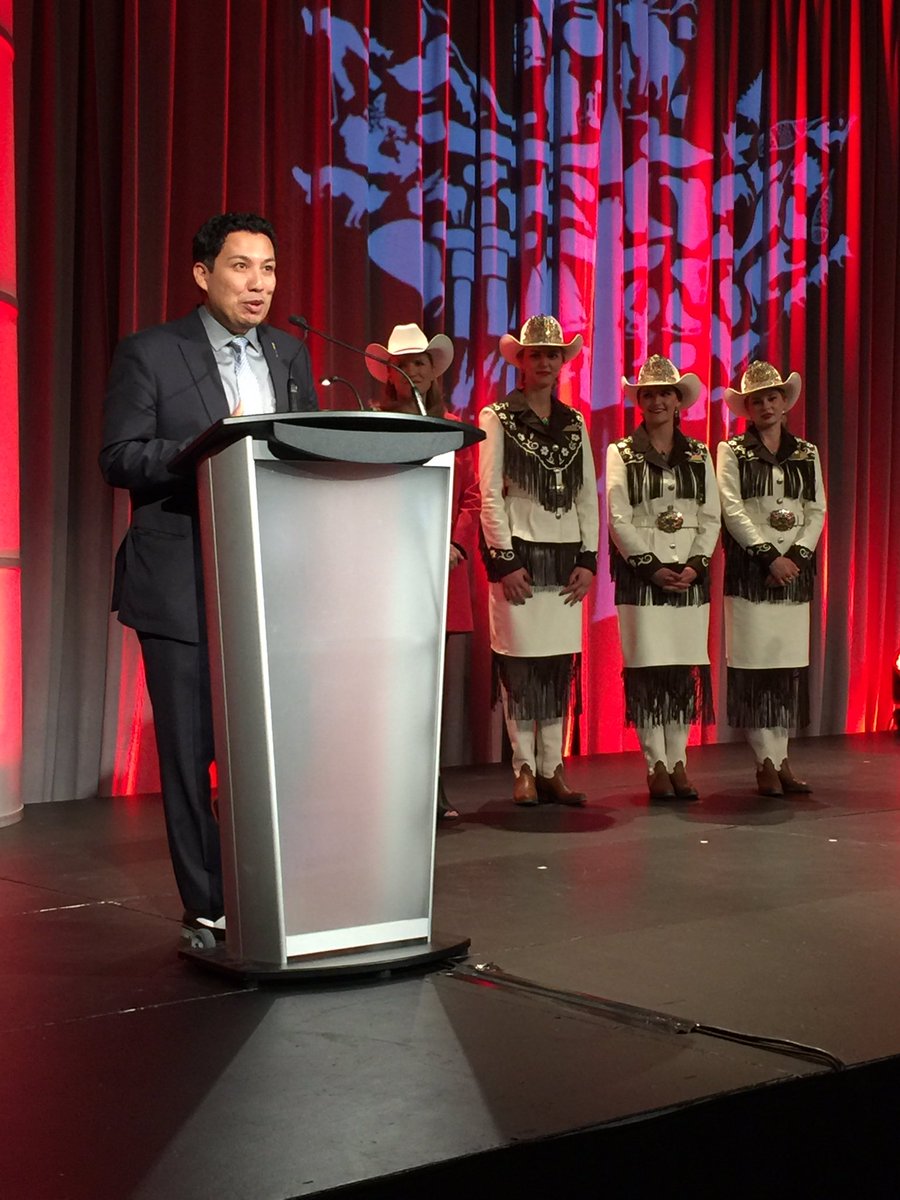 Grabbing the torch for next yr @RVC2016 looking forward to welcoming you all to yyc! #RVC2016 #ableg <a href="/AlbertaCulture/">Alberta Arts, Culture and Status of Women</a>