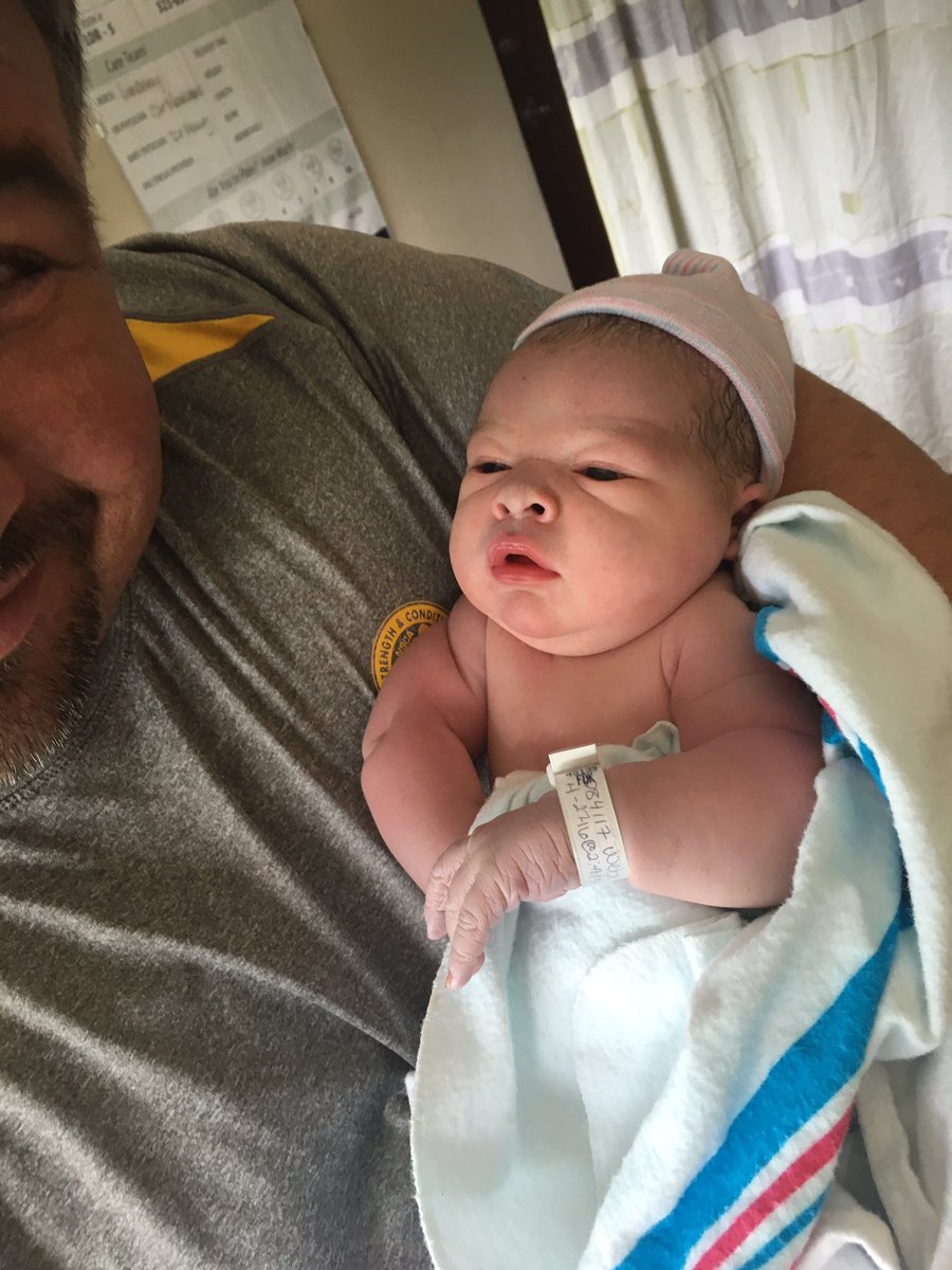 coachlaw71's tweet photo. Welcome to the world, Dax Hutson Weber. 21 inches and 8 lbs. 15 oz. #MyMan https://t.co/XW3qEEho0T