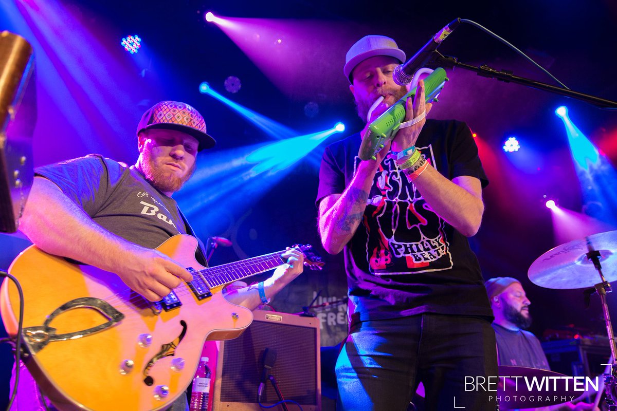 RootsofCreation's tweet photo. #NorthamptonMA We hit at 1pm today at #TheExtravaganja at #ThreeCountyFairgrounds! 🍁💨

📷 Brett Witten Photography https://t.co/xC5npxRh7u