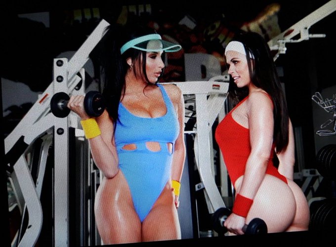 2 pic. Gym time with @Nekane_Sweet ?? @Brazzers @kaizenxxx  @MaddieRobinsMak https://t.co/N3QTw7PtIa