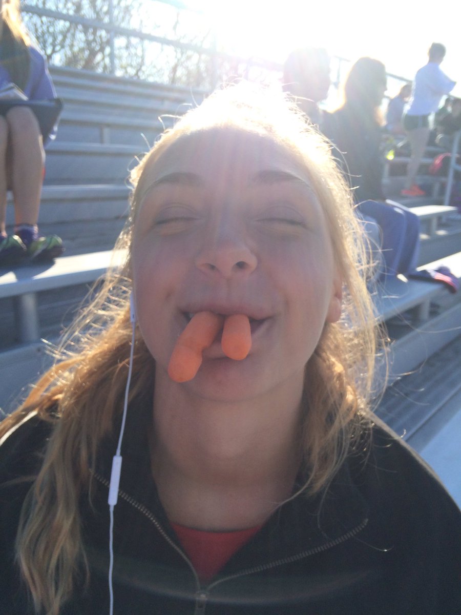 Light snack before the big race #bunnies