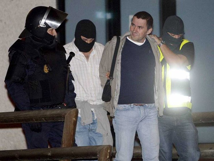 Ortega_Smith's tweet photo. Hecho @vox_es @Santi_ABASCAL amplia denuncia contra el terrorista Otegui #StopTerroristas
https://t.co/sqxAnRk2N7 https://t.co/rhWWcjNhB0