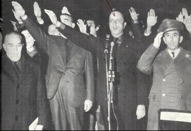 Los conservadores europeos tienen d referentes  a antifascistas como De Gaulle o Churchill, el PP tiene a Fraga ...