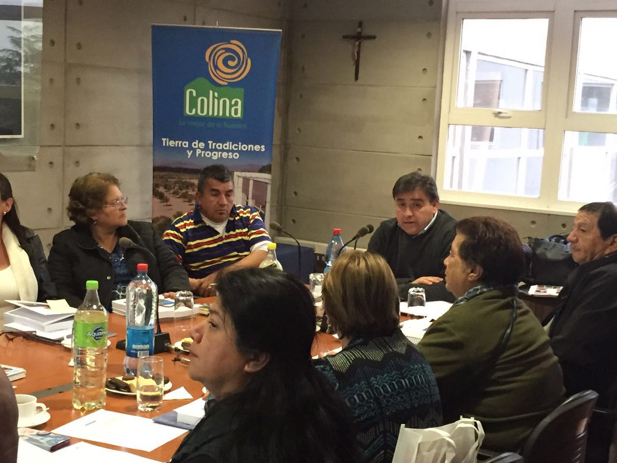 Alcalde <a href="/mario_olavarria/">Mario Olavarría R.</a> reunido con COSOC. Se están presentando avances de la cuenta pública... #ColinaCrece