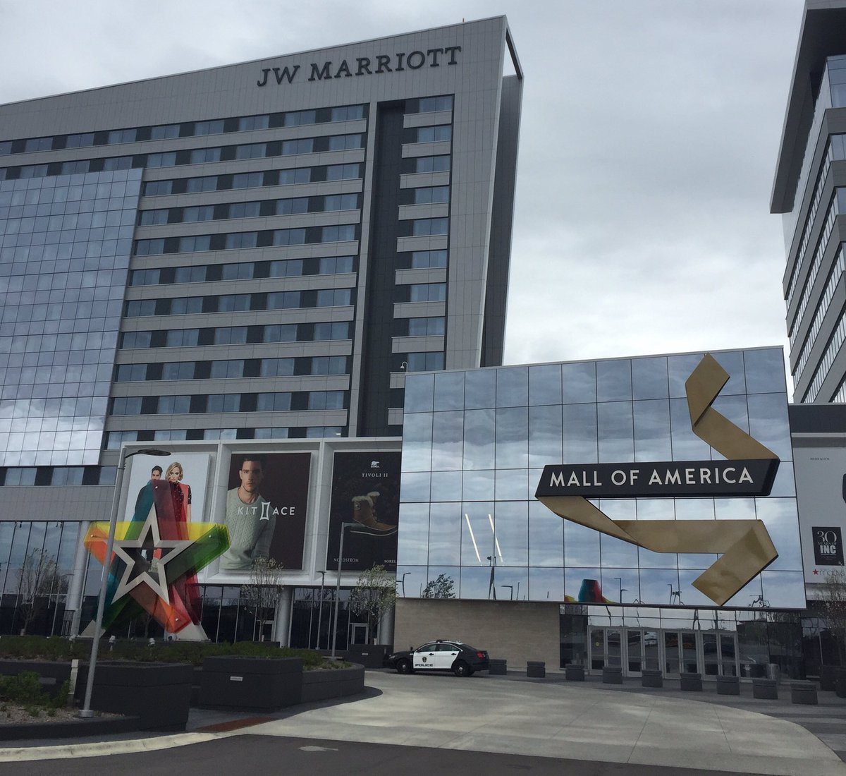 SusanSchuster's tweet photo. @HOTC & @map_np #FindYourCauseMN committee stoked 2 tour 3 fabulous venues @mallofamerica 2day #millennials Sept 29 https://t.co/uzikuB5PFV