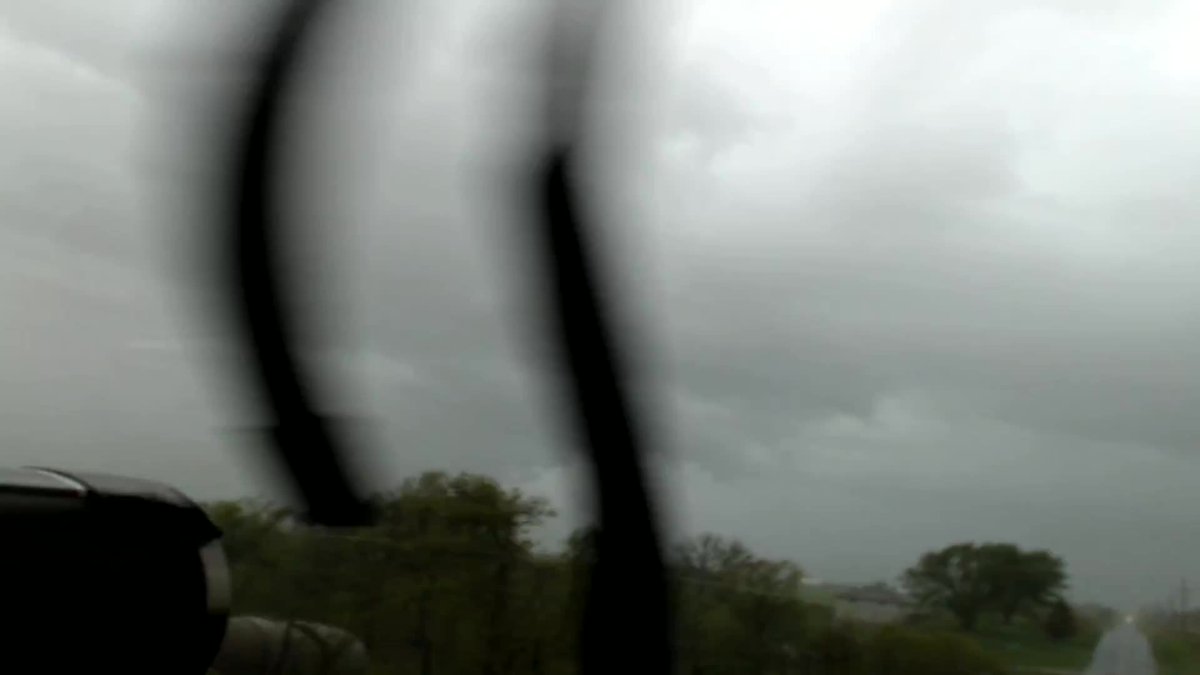 tvnchase's tweet photo. KCStormTrackers inside TORNADO WARNING: https://t.co/dvYxdpVTYT @KCStormTrackers #tvnwx https://t.co/EAxCjmMF5E