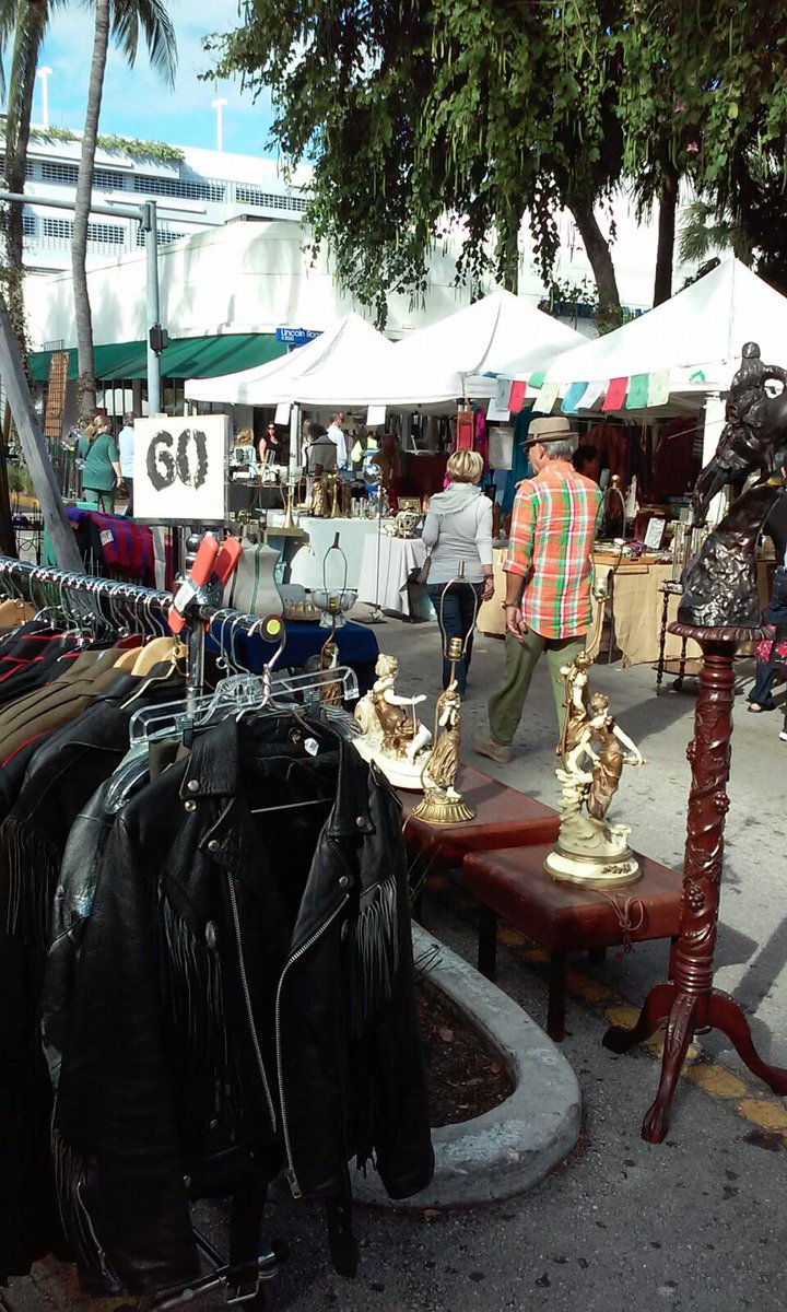SandlerVale's tweet photo. Cuando viajen a grandes ciudades averiguen por los #FleaMarket y visítenlos , siempre se encuentran tesoros! https://t.co/aOCgTERtTY