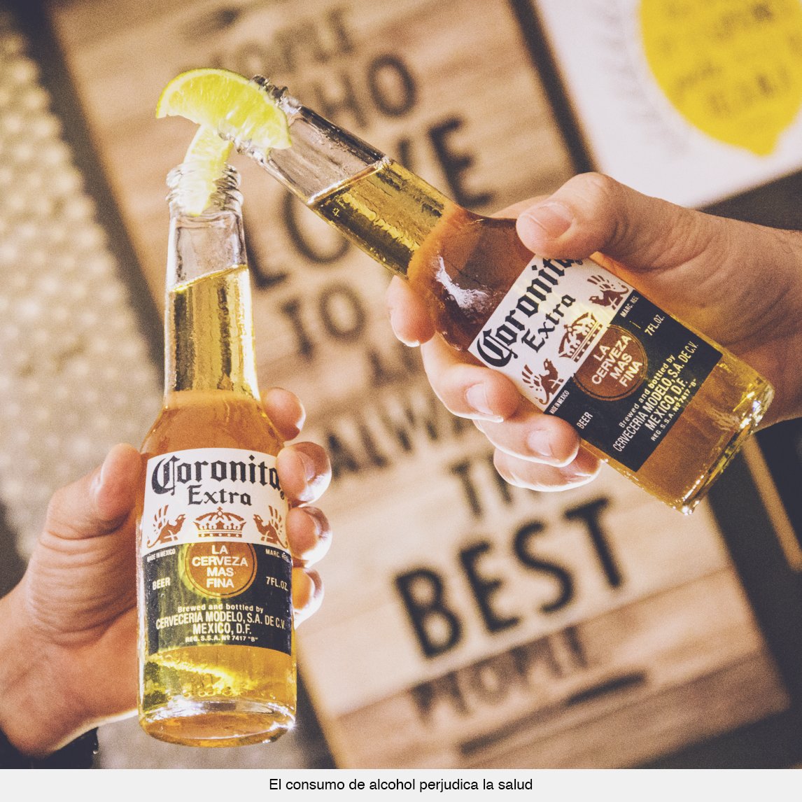 Corona_RD's tweet photo. When life give you lemons squeeze one in your #Coronita. #DesconéctateUnRatico #SunsetHours #CoronaOclock https://t.co/SklEHY8xgx