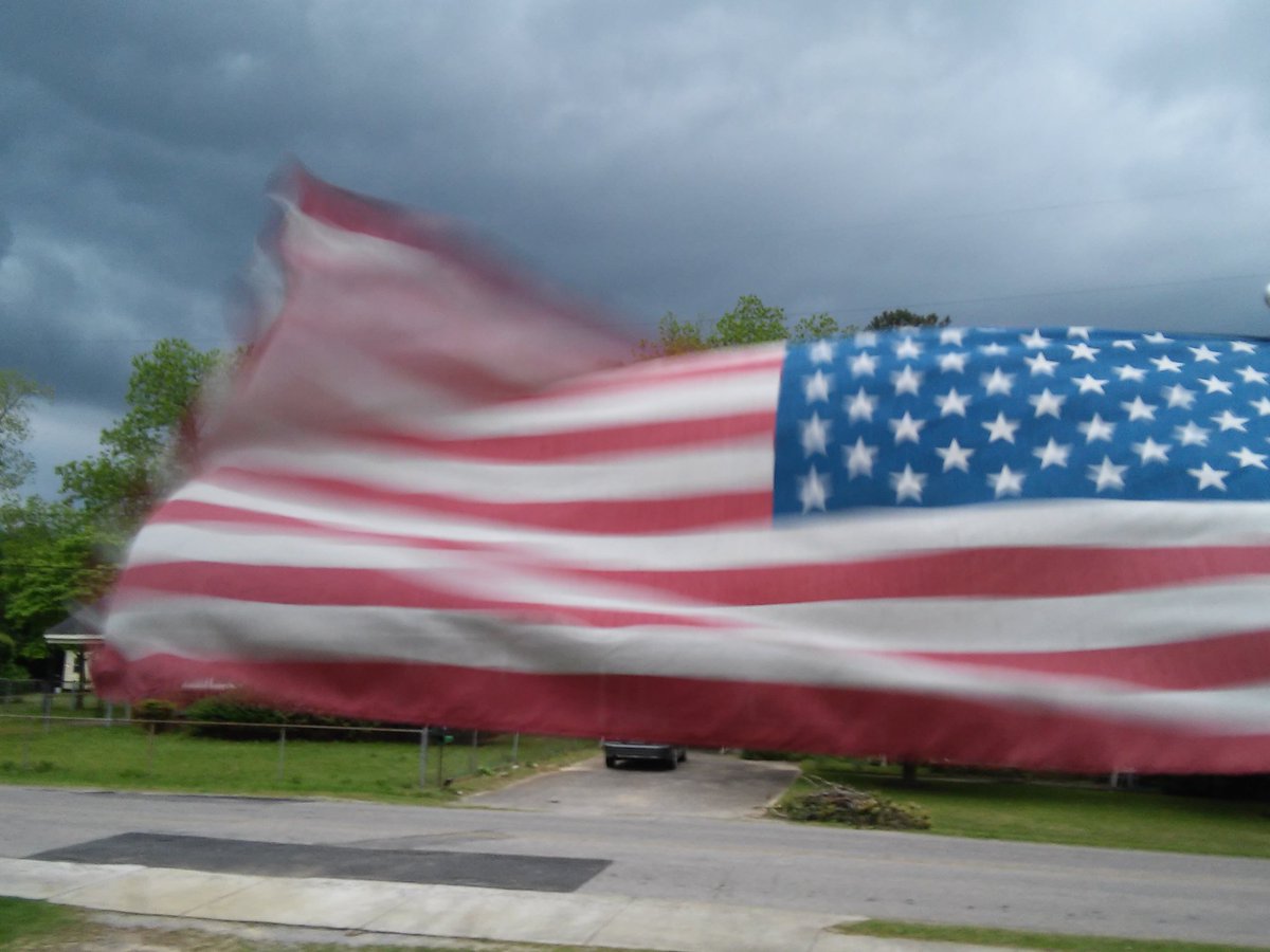 AUtigers01's tweet photo. Wind gusting Clanton @jillgilardi @weswyattweather @WBRCweather @chiltonweather @mybamawx @NWSBirmingham https://t.co/fQyMyQ4hOt