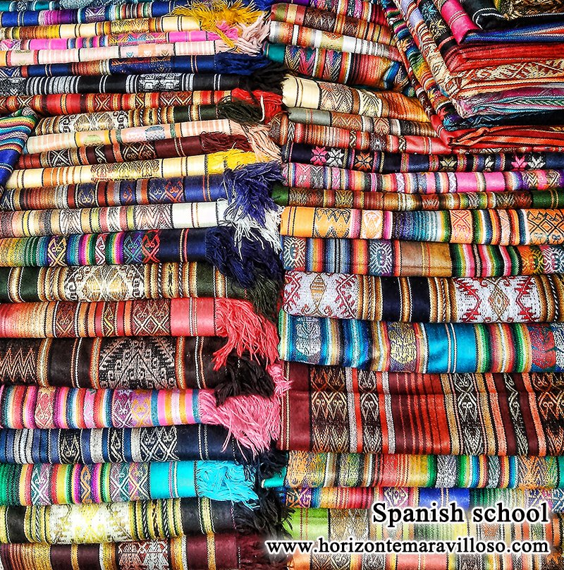 HorizonMara's tweet photo. The #colors of #Otavalo #Ecuador #studyspanish #spanishschool #spanishlessons #spanishclasses #Spanischschule #Andes https://t.co/n5uNk1Ubsm